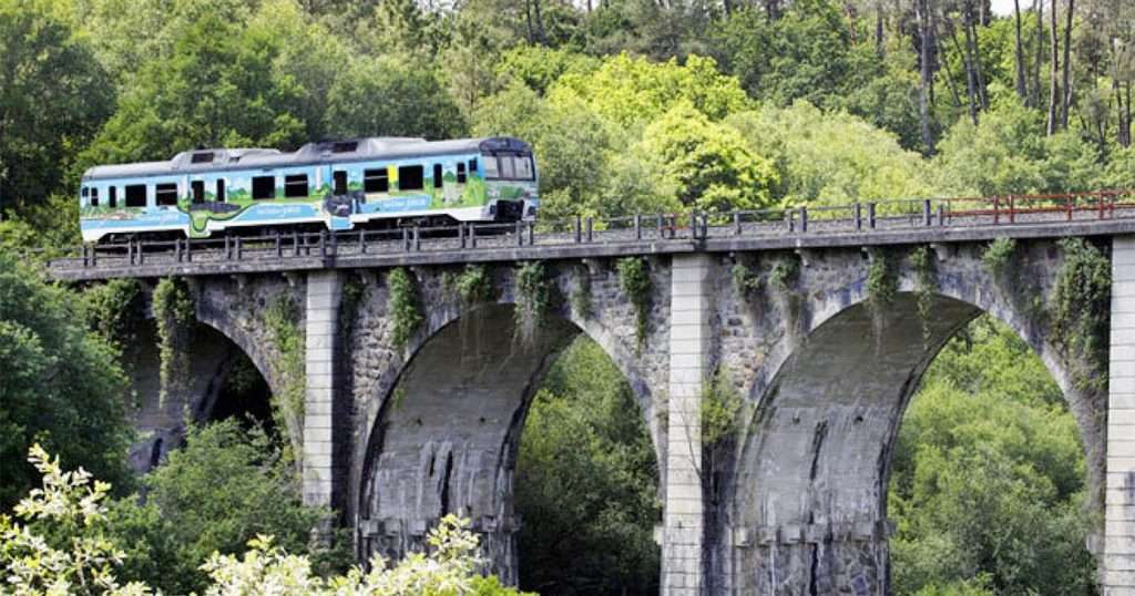 GUÍA Los trenes turísticos para recorrer Galicia regresan con nuevas