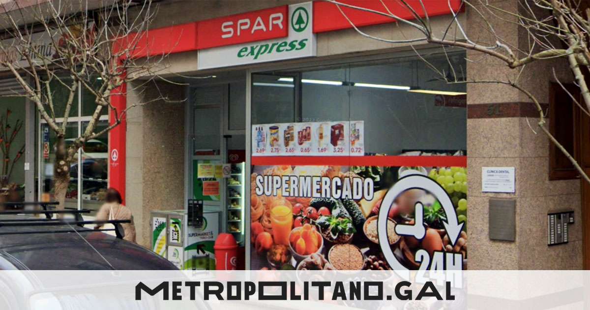 Hay Alg N Supermercado Abierto El Festivo Del De Mayo En Vigo