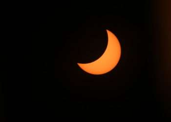 Reflejando la sombra del sol podremos disfrutar del eclipse // NASA