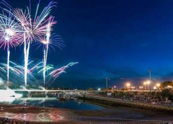 Los fuegos, uno de los elementos diferenciales de las Festas de Bouzas // FOTO: ELECTROMIÑO