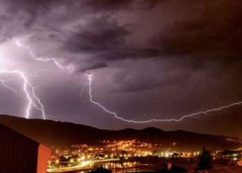 Fotografía de la tormenta sobre O Val Miñor // Foto de @gp_hermida