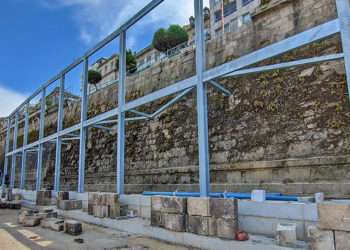 Montaje de la antigua fachada de la estación del siglo XIX // Vigo Vindeiro