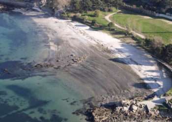 Vista aérea de la playa de Carril // TURISMO RÍAS BAIXAS