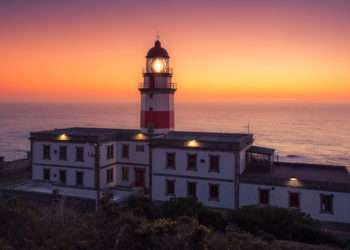 Atardecer en Cabo Silleiro // iStock/JulioConde