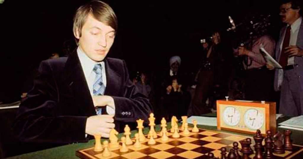 Karpov jugará en León con el ajedrez más grande del mundo