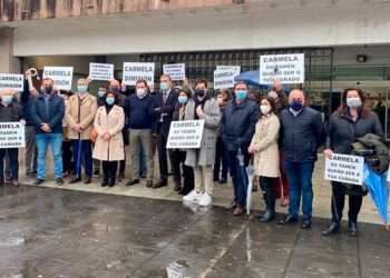 Diputados provinciales del PP concentrados ante el Ayuntamiento de Vigo // PP DE VIGO