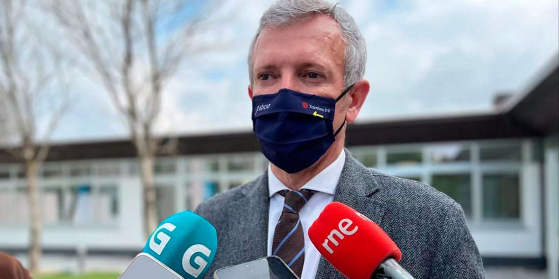 El vicepresidente primero de la Xunta, Alfonso Rueda, en declaraciones a los medios // EUROPA PRESS
