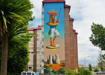 El mural se encuentra en la calle Pablo Iglesias // VIGO CIDADE DE COR