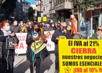 El sector de la imagen personal se manifiesta en Vigo para reclamar la reducción del IVA al 10 % // EUROPA PRESS