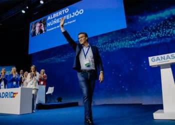 El presidente del PP nacional, Alberto Núñez Feijóo, interviene durante la clausura del XVII Congreso del Partido Popular de Madrid. // Carlos Luján - Europa Press