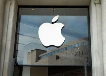 El hombre se hacía pasar por ingeniero de Apple // iStock/Lobro78