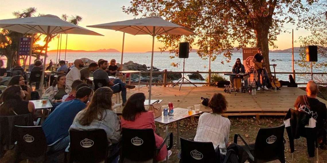 Diez chiringuitos de Vigo y su área para pasar el verano entre los mejores atardeceres, música y comida