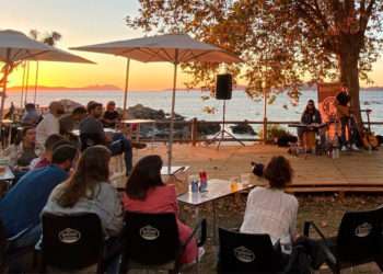 Diez chiringuitos de Vigo y su área para pasar el verano entre los mejores atardeceres, música y comida