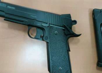 Imagen de la pistola intervenida por la Policía Local