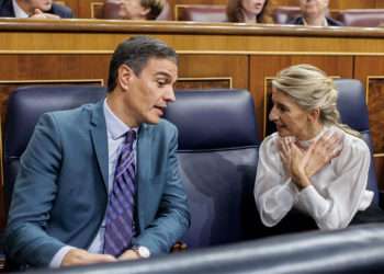 El presidente del Gobierno, Pedro Sánchez, y la vicepresidenta segunda y ministra de Trabajo y Economía Social, Yolanda Díaz. - Alejandro Martínez Vélez - Europa Press - Archivo