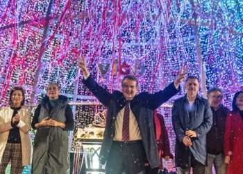 Abel Caballero durante el encendido navideño // ADRIÁN IRAGO