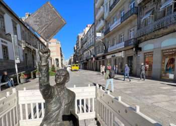 La figura, ya repuesta esta mañana // C.I.C.