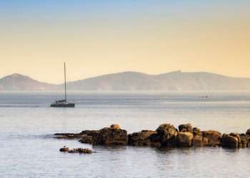 Isla de Ons al atardecer // SHUTTERSTOCK