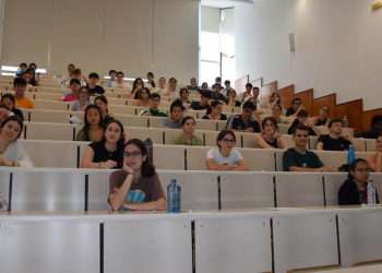 Alumnos realizando la ABAU en la UVigo // DUVI