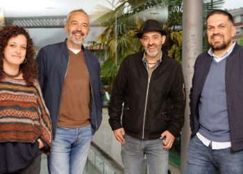 Cuni Orge, segundo por la izquierda, junto a otros miembros de AER // AER