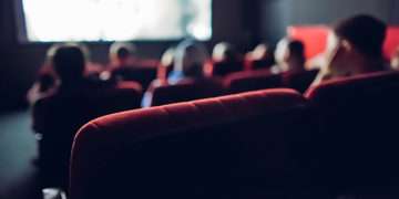 Descubre los 17 cines de Galicia, cuatro de ellos en Vigo, que ofrecen precios reducidos a mayores de 65 años