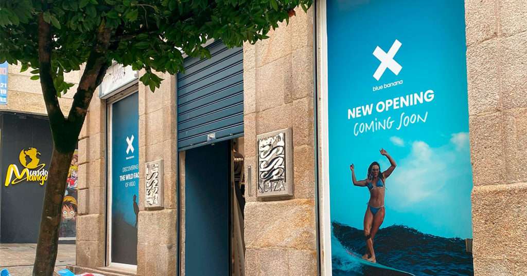 Blue Banana, la marca de la equis, abre su primera tienda física en Galicia