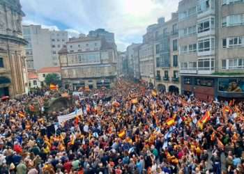 Manifestación en la Praza da Pelegrina en Pontevedra // @AlfonsoRuedaGal