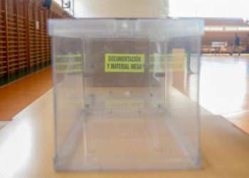 - Imagen de archivo de una urna electoral - Ricardo Rubio - Europa Press - Archivo