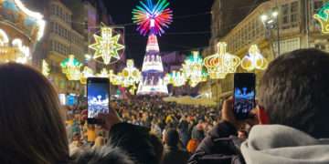 Caballero cifra en casi 400.000 las visitas en el primer fin de semana de Navidad en Vigo