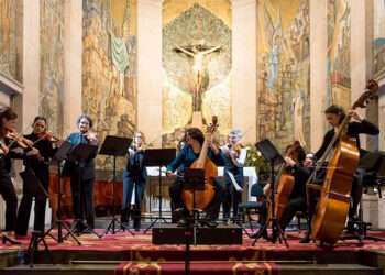 Imagen de archivo de un concierto de la Orquesta Vigo 430 en la Colegiata // Orquesta Vigo 430