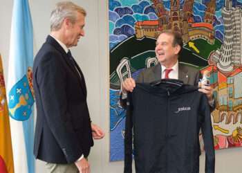 Así fueron los simbólicos regalos que se dieron Rueda y Caballero en su primera reunión en Vigo