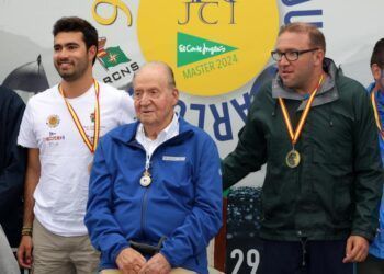 El Rey Emerito, Don Juan Carlos de Borbón, preside la entrega de trofeos de la Regata Rey Juan Carlos I El Corte Inglés Máster en el club náutico, a 29 de septiembre de 2024, en Sanxenxo (Pontevedra, Galicia, España) - José Ramón Hernando - Europa Press