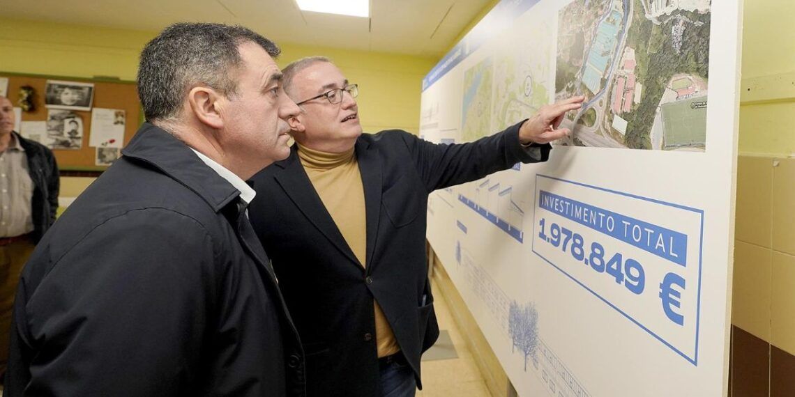 El conselleiro de Educación, Ciencia, Universidades e FP, Román Rodríguez, visita el CIFP Valentín Paz Andrade de Vigo (Xunta de Galicia)