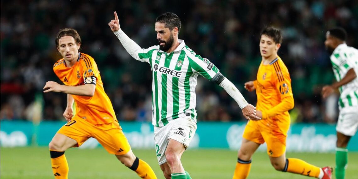 Partido de la Liga entre el Betis y el Real Madrid (Foto: Irina R. Hipolito/ Europa Press).