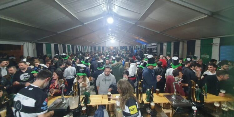 Una de las ediciones anteriores de San Patricio en Pontevedra (Foto: Mareantes Rugby Club).