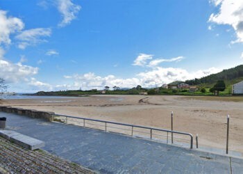 Playa de Camelle, con prohibición del baño