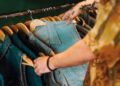 Foto de archivo de un mercado de ropa (Foto: Freepik).