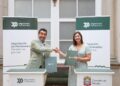 El presidente de la Diputación de Pontevedra, Luis López, y la alcaldesa de Moaña, Leticia Santos.
- DIPUTACION PONTEVEDRA
