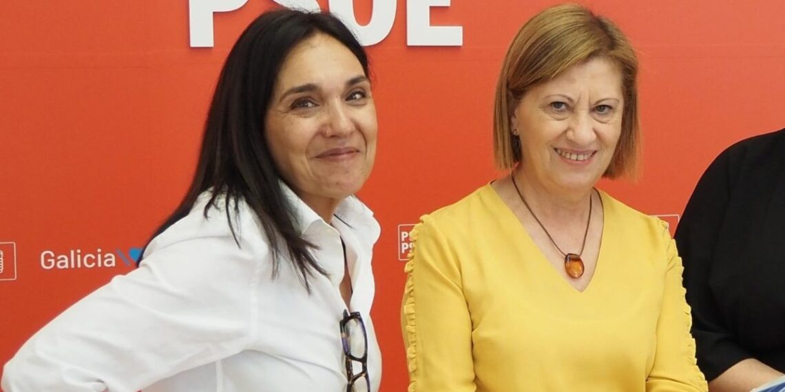 La viceportavoz socialista, Elena Espinosa, y la diputada Carmen Rodríguez Dacosta.
- PSDEG