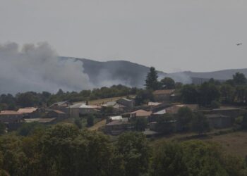 Vista de los incendios del Macizo Central, a 11 de agosto de 2025, en Chandrexa de Queixa, Ourense, Galicia (España).
- Rosa Veiga - Europa Press