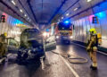 Un vehículo arde en el interior del túnel de A Cañiza // BOMBEIROS PONTEAREAS