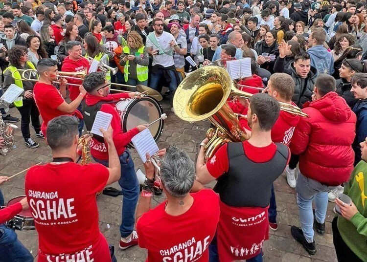 Foto de archivo de una de las actuaciones de la charanga SGHAE, organizadora del Festival.