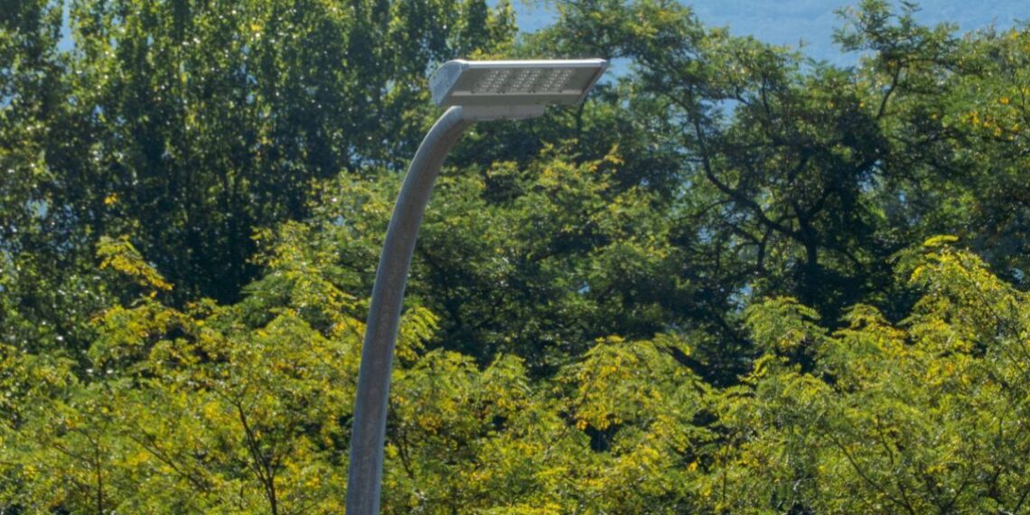 Tui renovará el alumbrado de sus once parroquias, que pasará a tener tecnología led