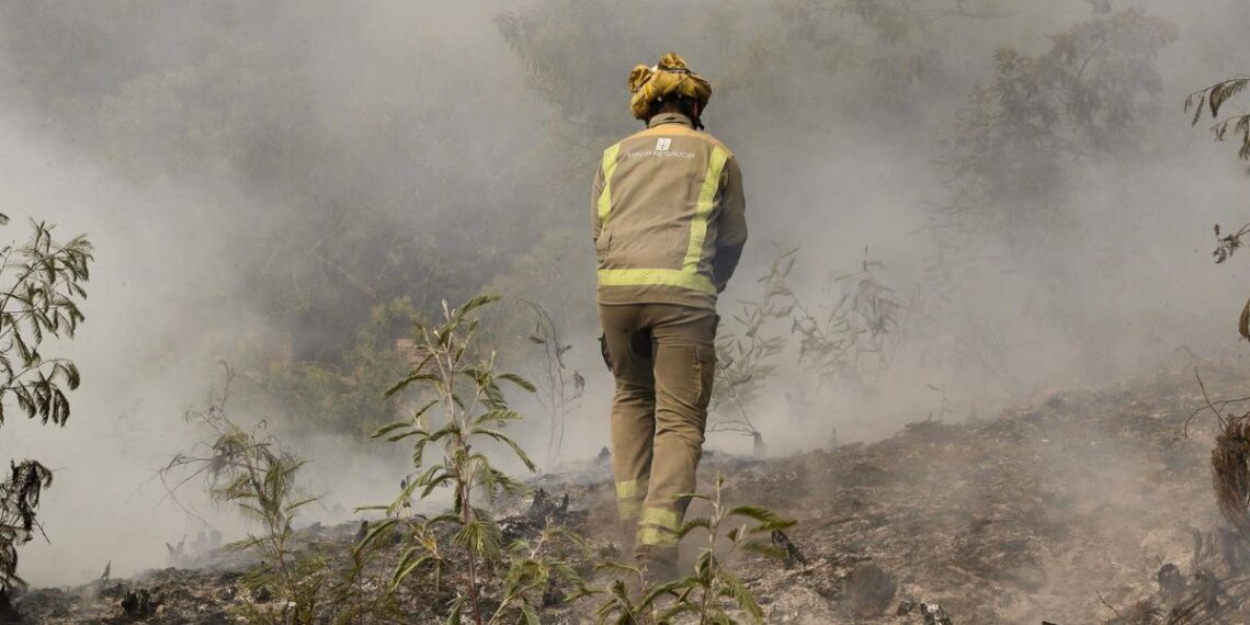 Galicia da por controlado el gran incendio de Pantón, que afectó a más de 1.800 hectáreas