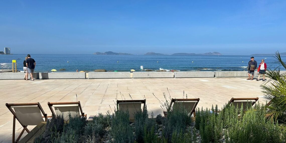 "Es una revolución, supera mis expectativas", Caballero inaugura el nuevo paseo de Samil