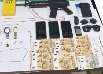 Detenido un matrimonio de Ponteareas por más de una docena de robos en casas habitadas