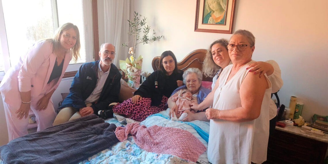 La familia que simboliza la historia de una villa, cinco generaciones conviven en Baiona