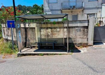 Denuncian el abandono de las paradas del transporte en Bembrive y exigen su "reparación inmediata"