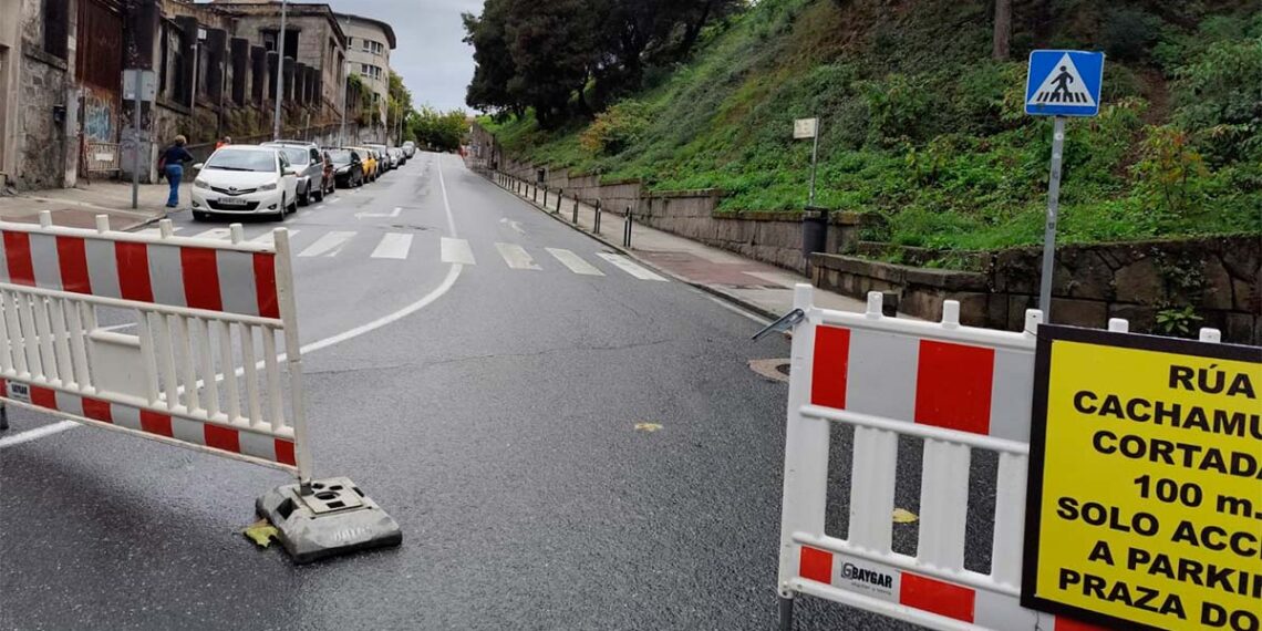 Sorpresa entre conductores en el centro de Vigo, cierra una calle al tráfico por la obra del Paseo de Granada