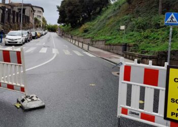 Sorpresa entre conductores en el centro de Vigo, cierra una calle al tráfico por la obra del Paseo de Granada